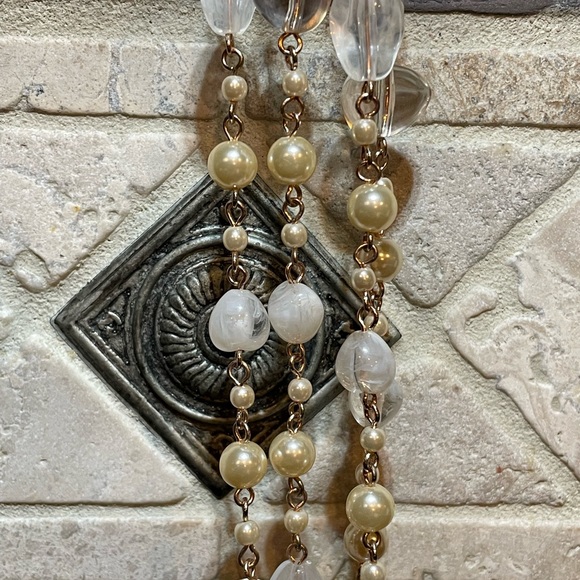 NWT Primrose necklace in rose gold with glass beads. 15 to 30 inches long. - Picture 5 of 7